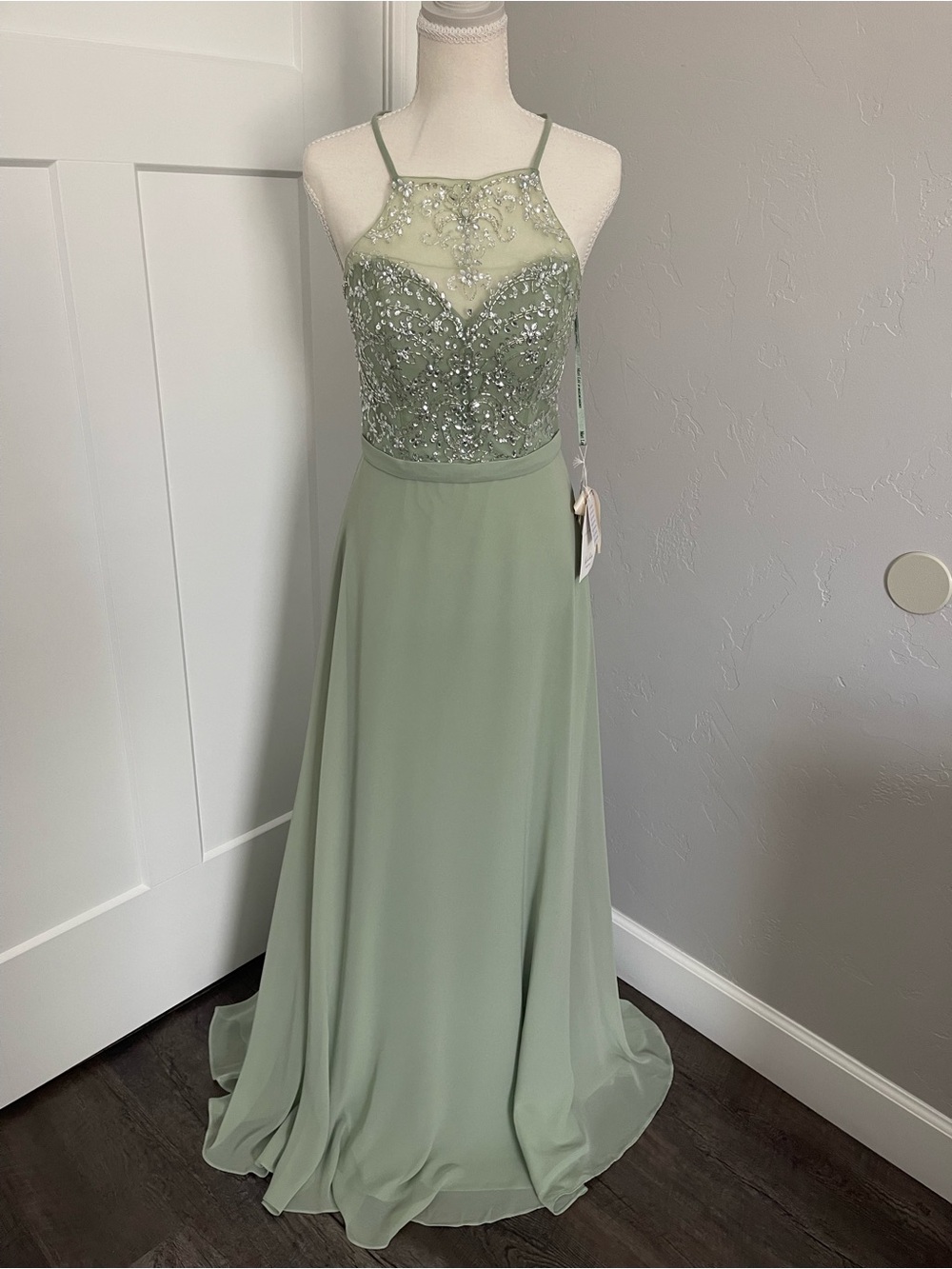 Beautiful sage green dress size US 4! Morilee Madeline Gardner!